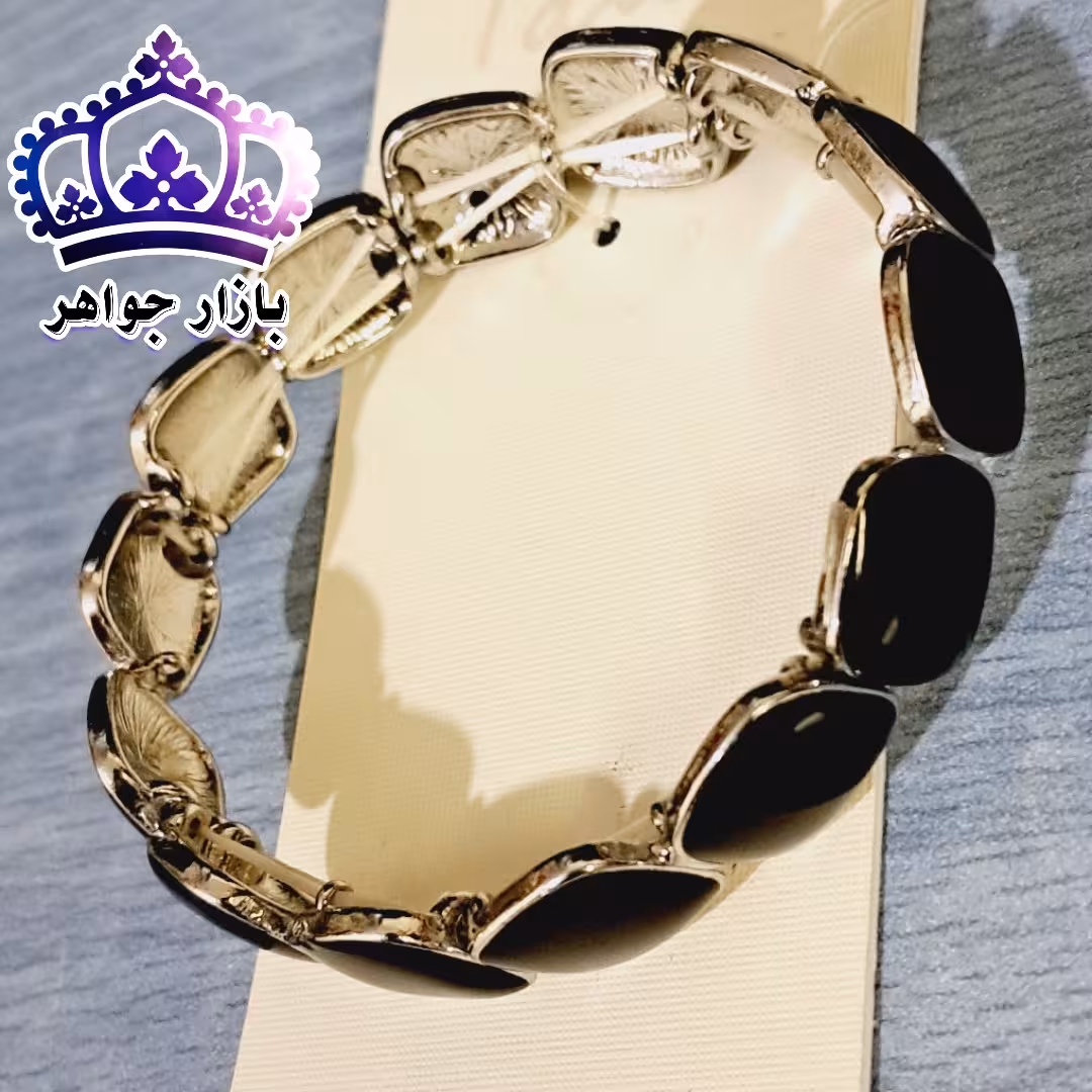 دستبند کشی مشکی بسیار زیبا.مناسب هدیه..روزانه بدلیجات 50 درصد تخفیف رو استوری میکنیم.مارو دنبال کنید.