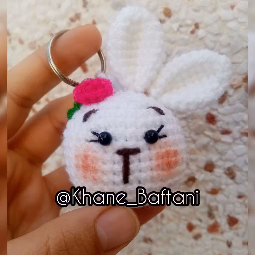 عروسک بافتنی آویز جاسوییچی خرگوش بافت بسیار زیبا و محکم