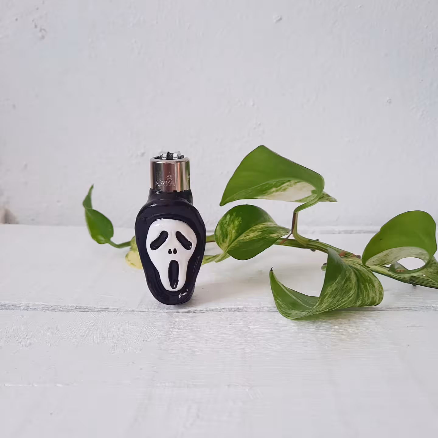 فندک فانتزی گازی طرح پوکر فیس