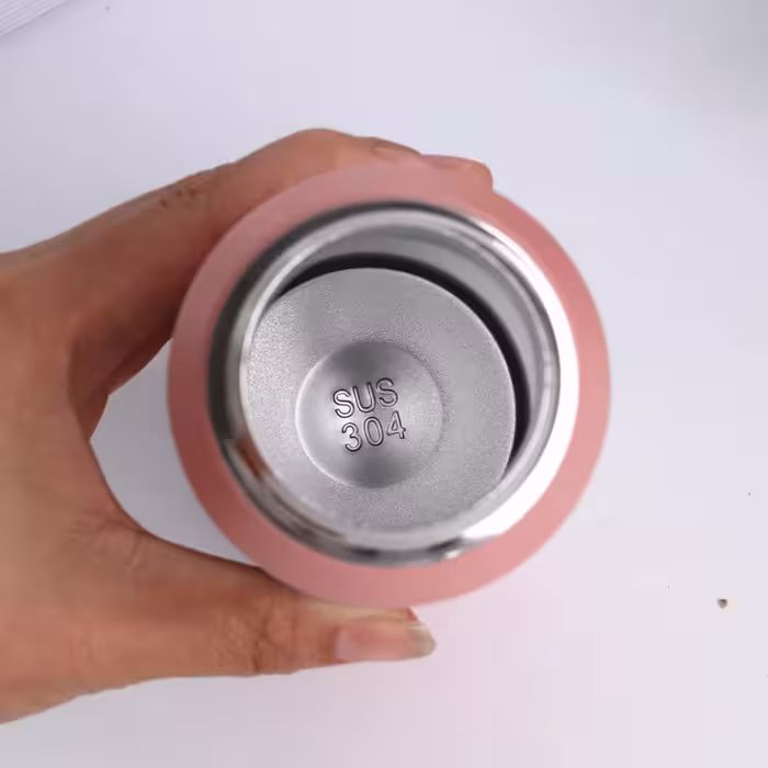 فلاسک دیوانگ ژین مدل دور سیلیکونی گنجایش 0.680 لیتر