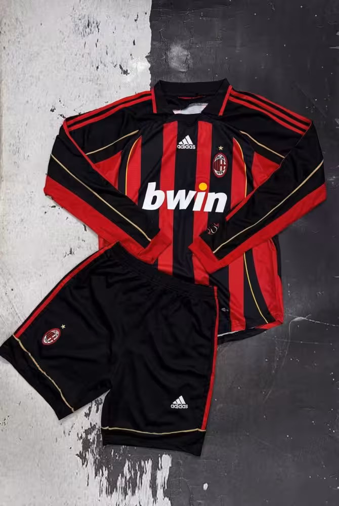 کیت اول آستین بلند میلان 2006 (هواداری)