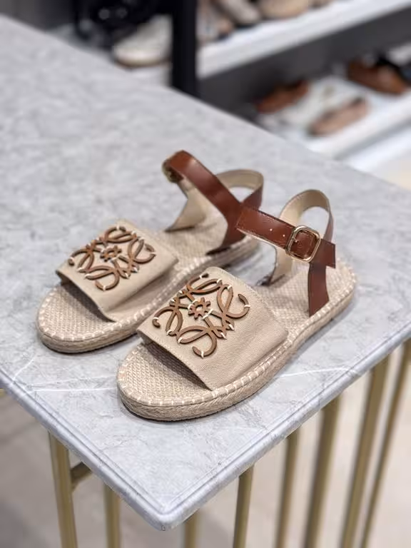 صندل زنانه طبی کد ss184 رنگ کرم سایز 39