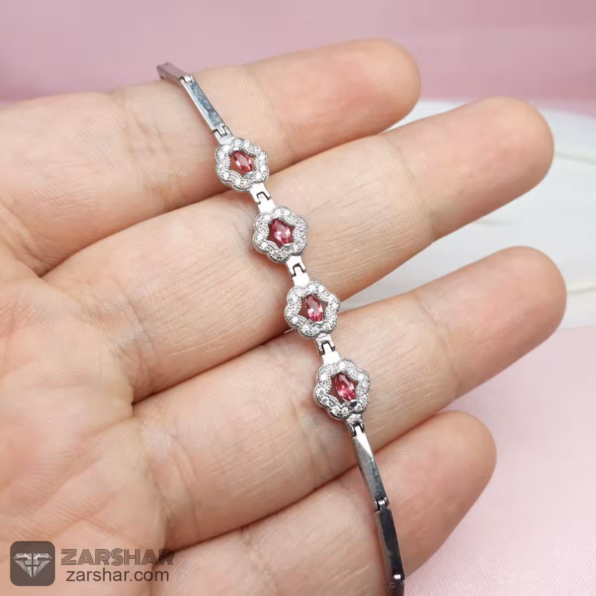 دستبند طرح یاقوت سرخ