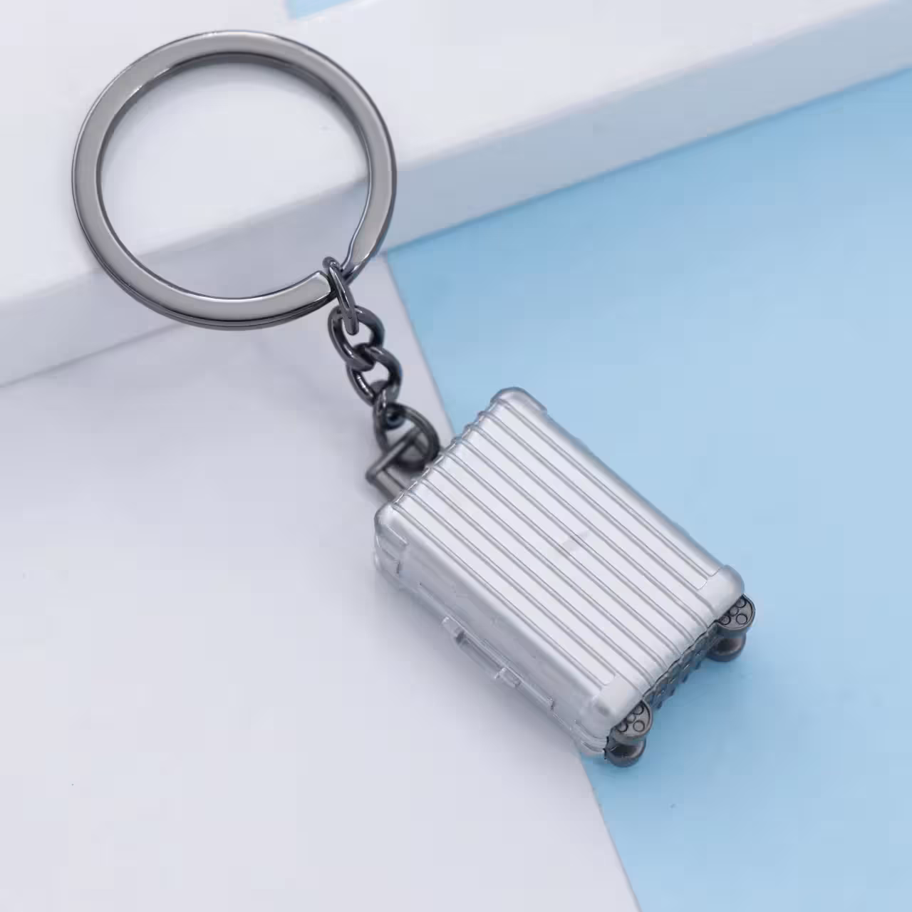 سرکلیدی آویز کیف چمدان مسافرتی نقره ای 83853