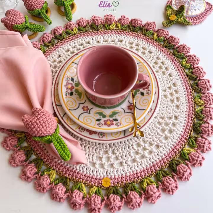 زیر بشقابی بافتنی طرح گل لاله زیبا وجدید سایز 37سانت قابل اجرا در سایز های دلخواه شما 