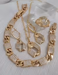 سرویس طرح طلای زنانه، نیم نگین، برند اصیل ژوپینگ💍