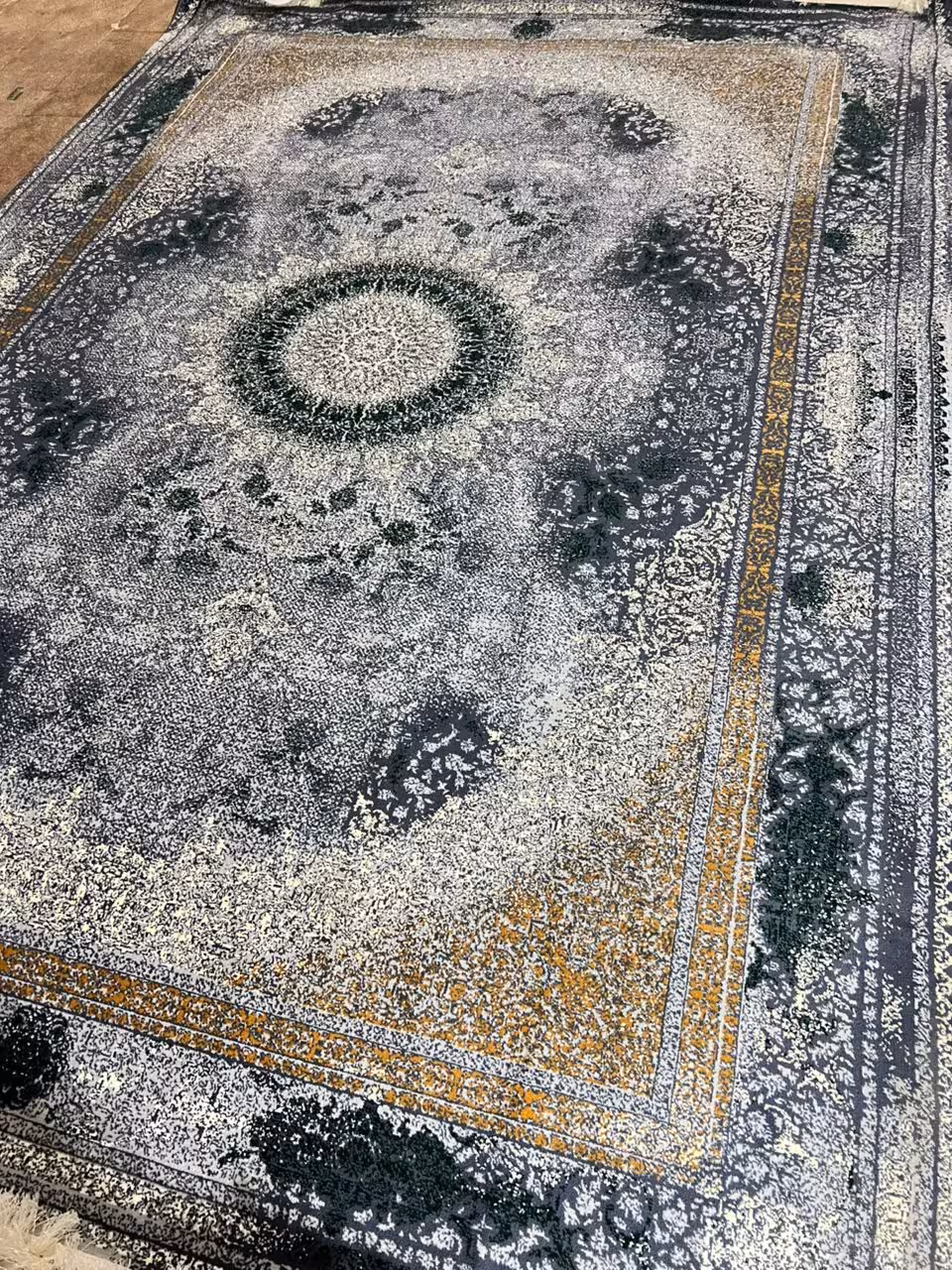 فرش سبز 700شانه 2550 تراکم ضخیم 9 متری