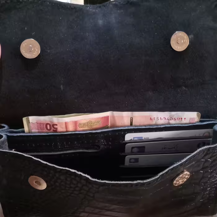 کیف چرمی زنانه مجلسی کاملا دست دوز با چرم طبیعی باکیفیت عالی 