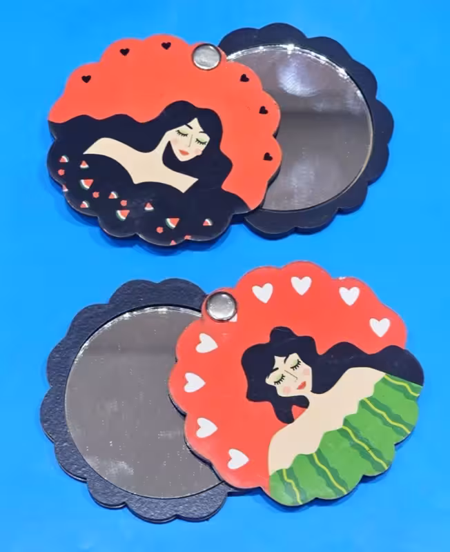 آینه چوبی کشوئی دختر یلدا (پست پیشتاز پس کرایه)