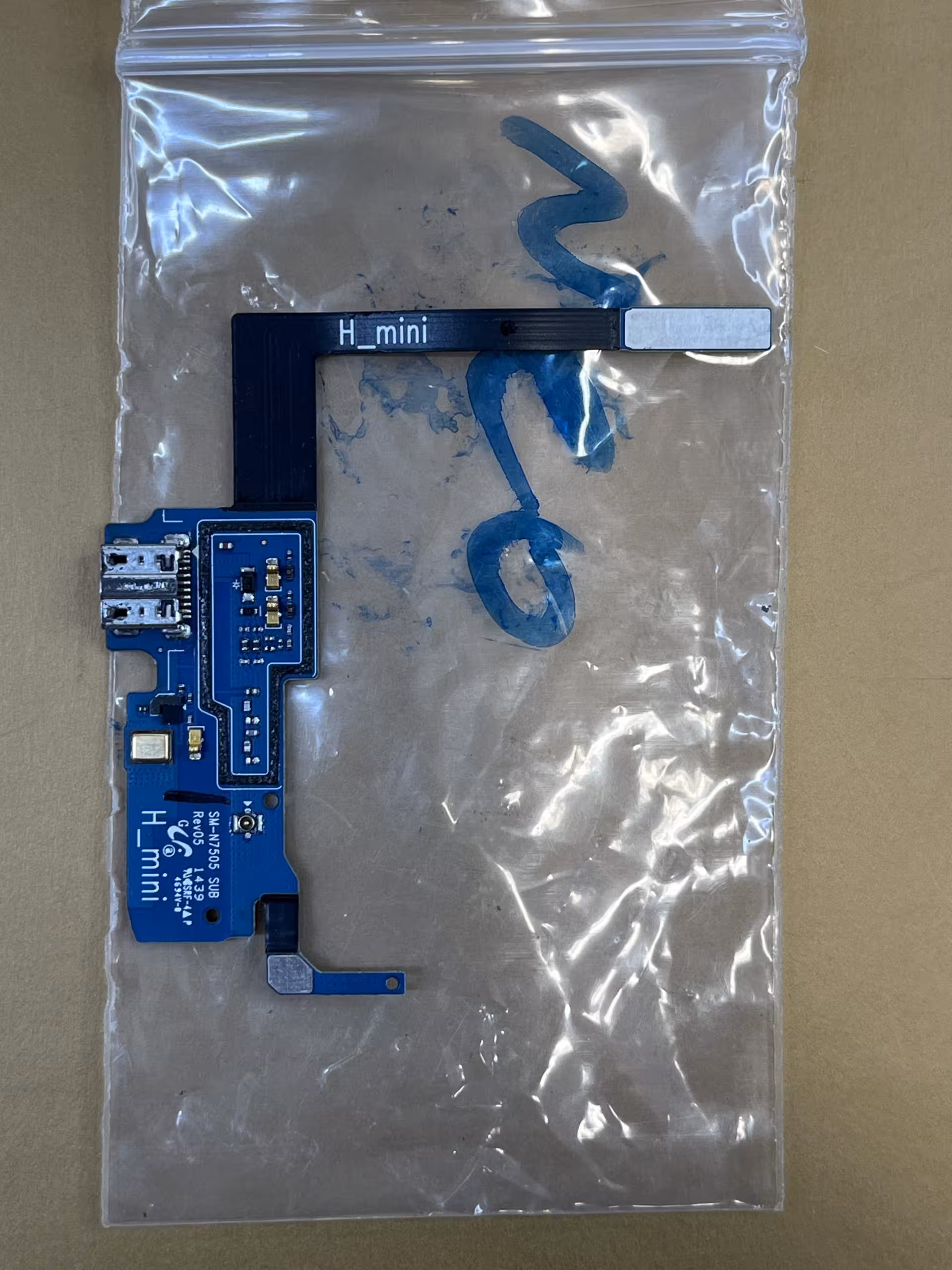 فلت شارژ سامسونگ SUB/UIF CHARGE SAMSUNG NOTE3 NEO-N7505 اصل فابریک و روکاری &#8220;اصالت کالا&#8221;:&#8221;اصل&#8221;