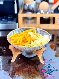 آجیل خوری و تنقلات طرح پیکسل لب طلایی پایه چوبی
