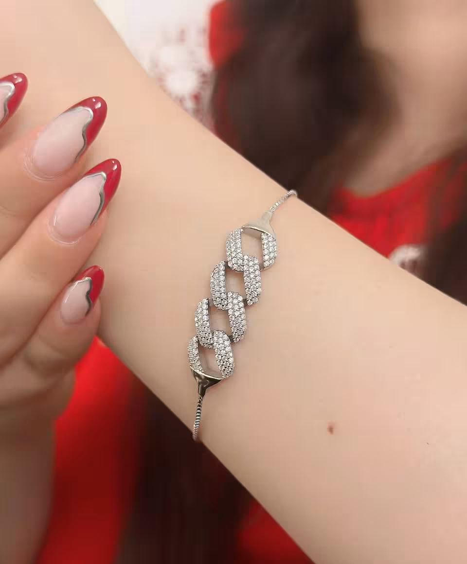 دستبند جواهری کارتیه نقره زنانه کد 30669