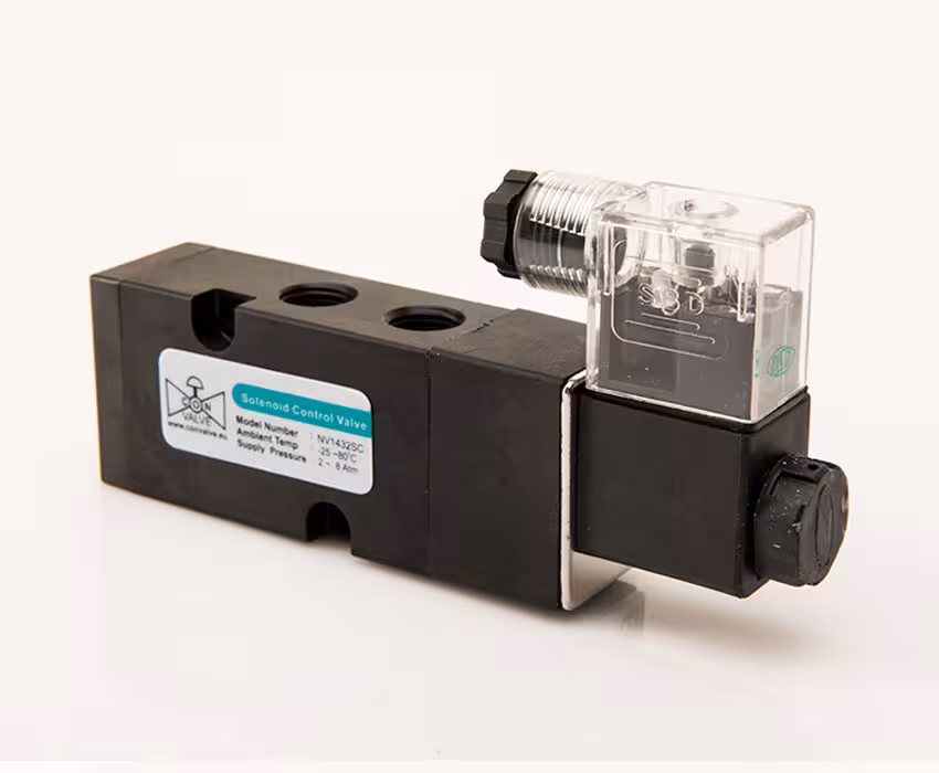 شیر نامور برقی