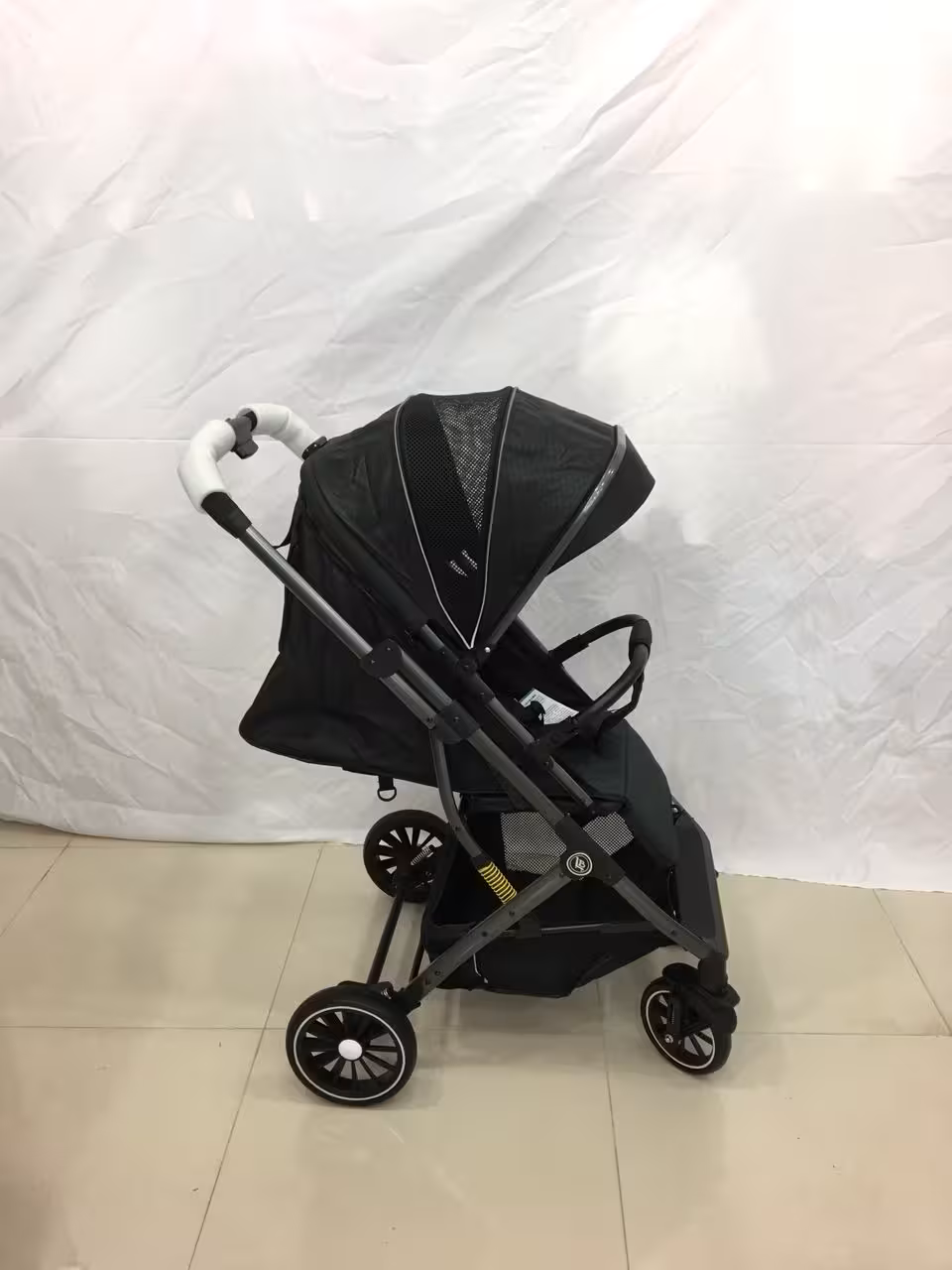 کالسکه 360 چرخشی درجه مسافرتی rotary