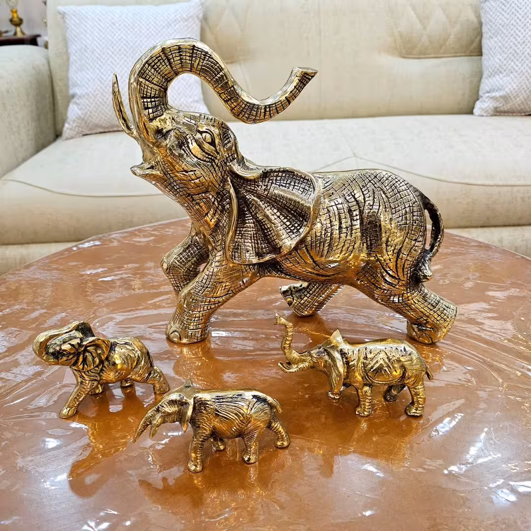 فیل برنزی بزرگ و سنگین وزن قلم خورده