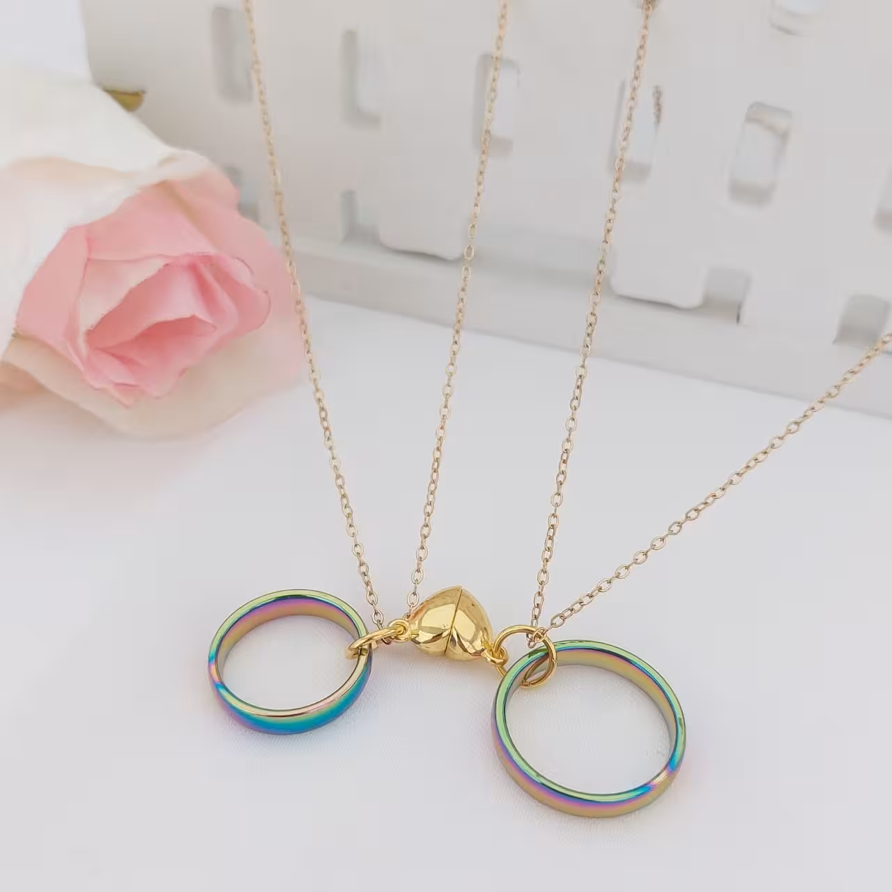 گردنبند حلقه کد12092 با قلب مگنتی عاشقانه.ست زنانه و مردانه.استاینلس استیل.با آبکاری طلا.ضد حساسیت.رنگ ثابت