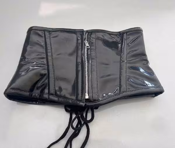 کرست چرمی از برند Lara Leather