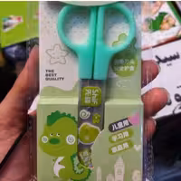 قیچی کوچک دانش آموزی جنس خوب با تیغه های تیز و مناسب