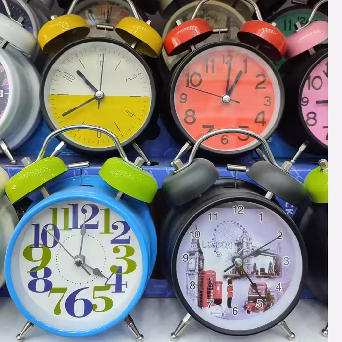 ساعت رومیزی فلزی زنگ دار ( خرید عمده و تکی ساعت رومیزی گناوه مارکت )