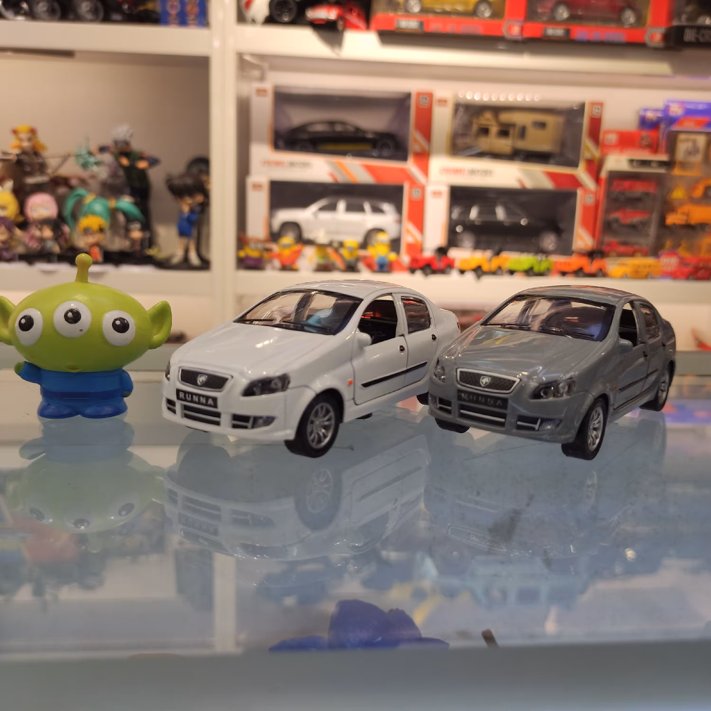 ماشین فلزی رانا چراغدار و موزیکال عقب کش