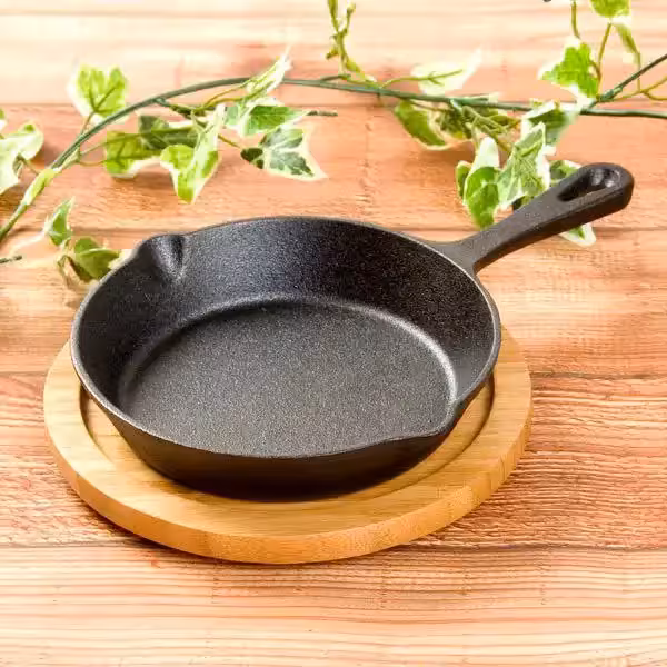 تابه چدن دسته دار زیر بامبو وارداتی