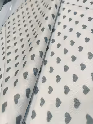 باندانا نخی زمینه سفید با قلب طوسی ریز کد BA019