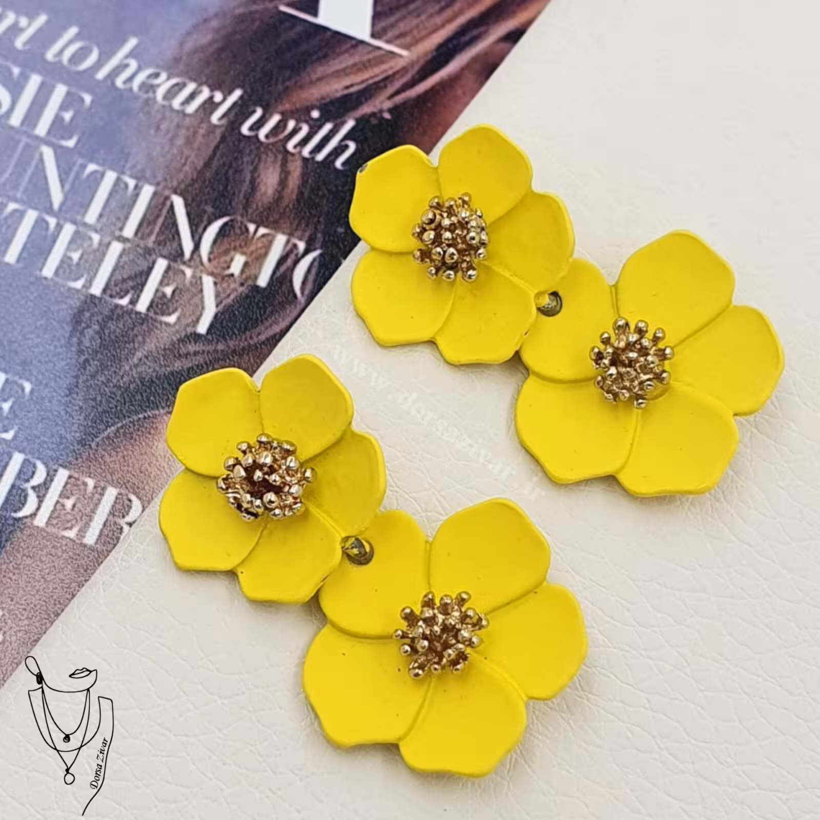 گوشواره گل مینا زرد