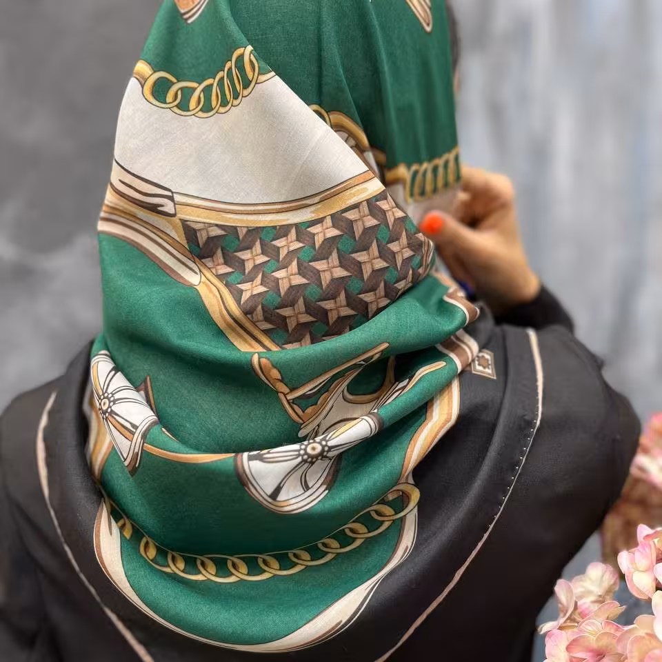 روسری سوپر نخ
قواره 120
دور دست دوز
اصلا لیز نیست
چروک نمیشه
خنک و سبک مناسب تابستان. ،