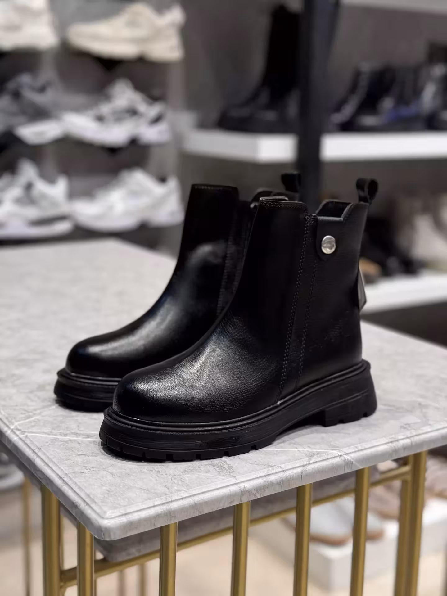 نیم بوت ساده بغل دکمه کد N4-120 سایز 39