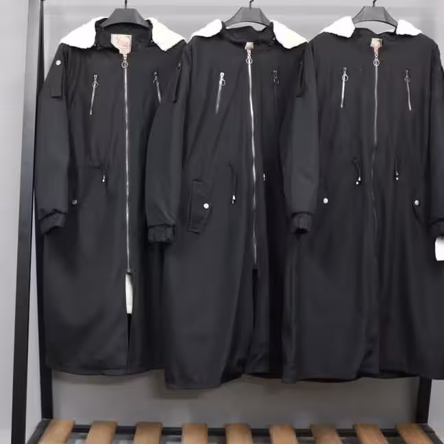 پالتو بارانی سایز بزرگ 48 تا 50 قد 115 تک رنگ کلاه جدا میشه 