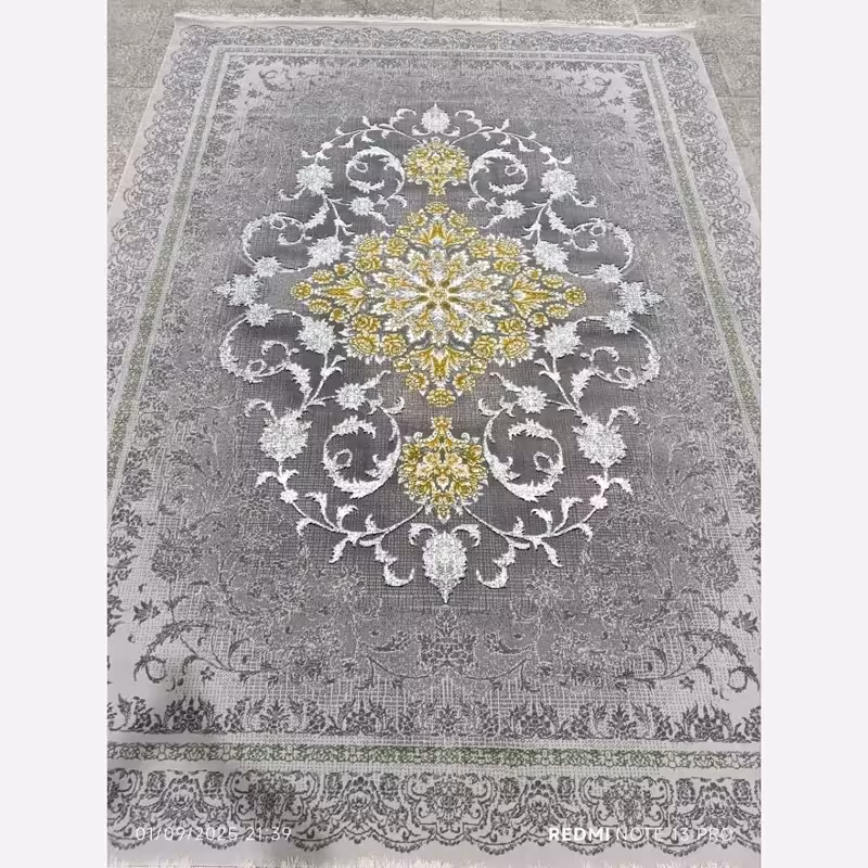 فرش ماشینی 12متری کاشان نقشه زیبای شکوفه نقره ایی بافتی نرم ولطیف
