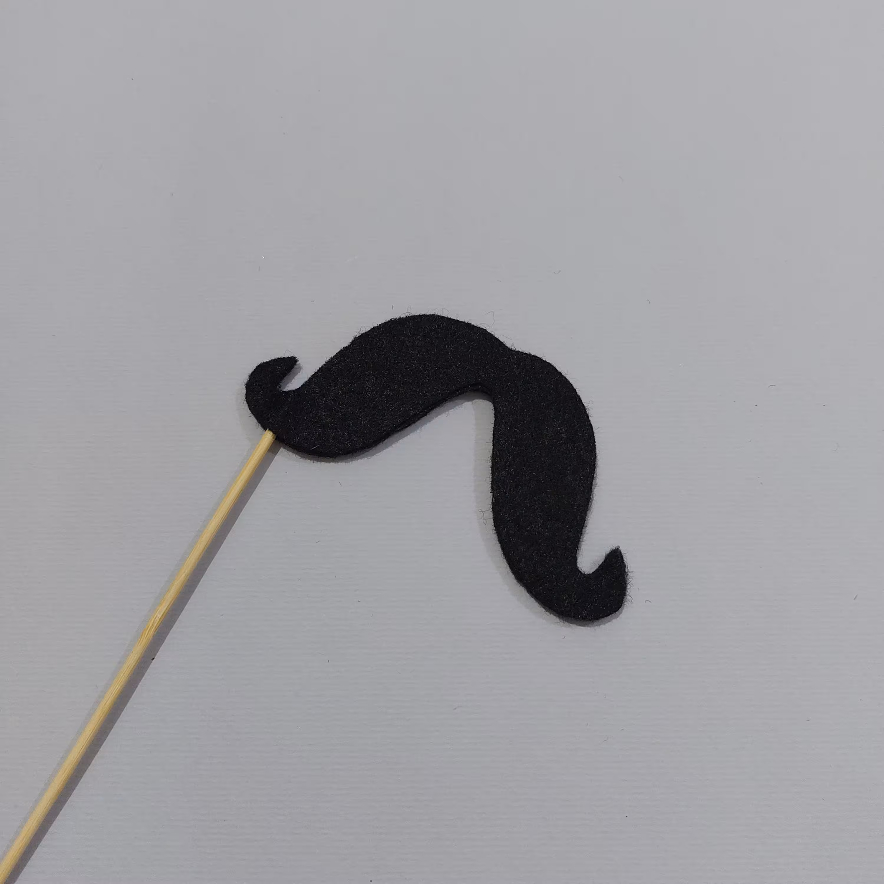 تاپر و گیفت تولد طرح سیبیل 2