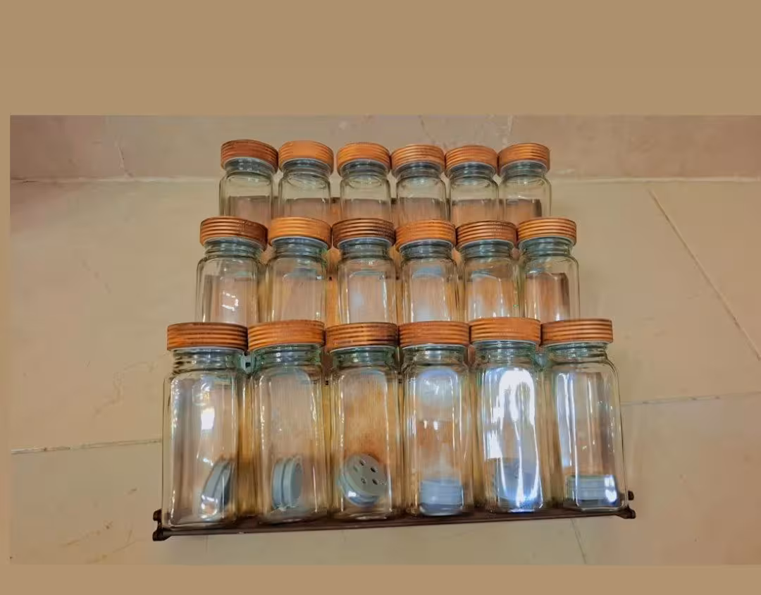 جا ادویه درب چوبی همراه با استند چوبی 18تایی