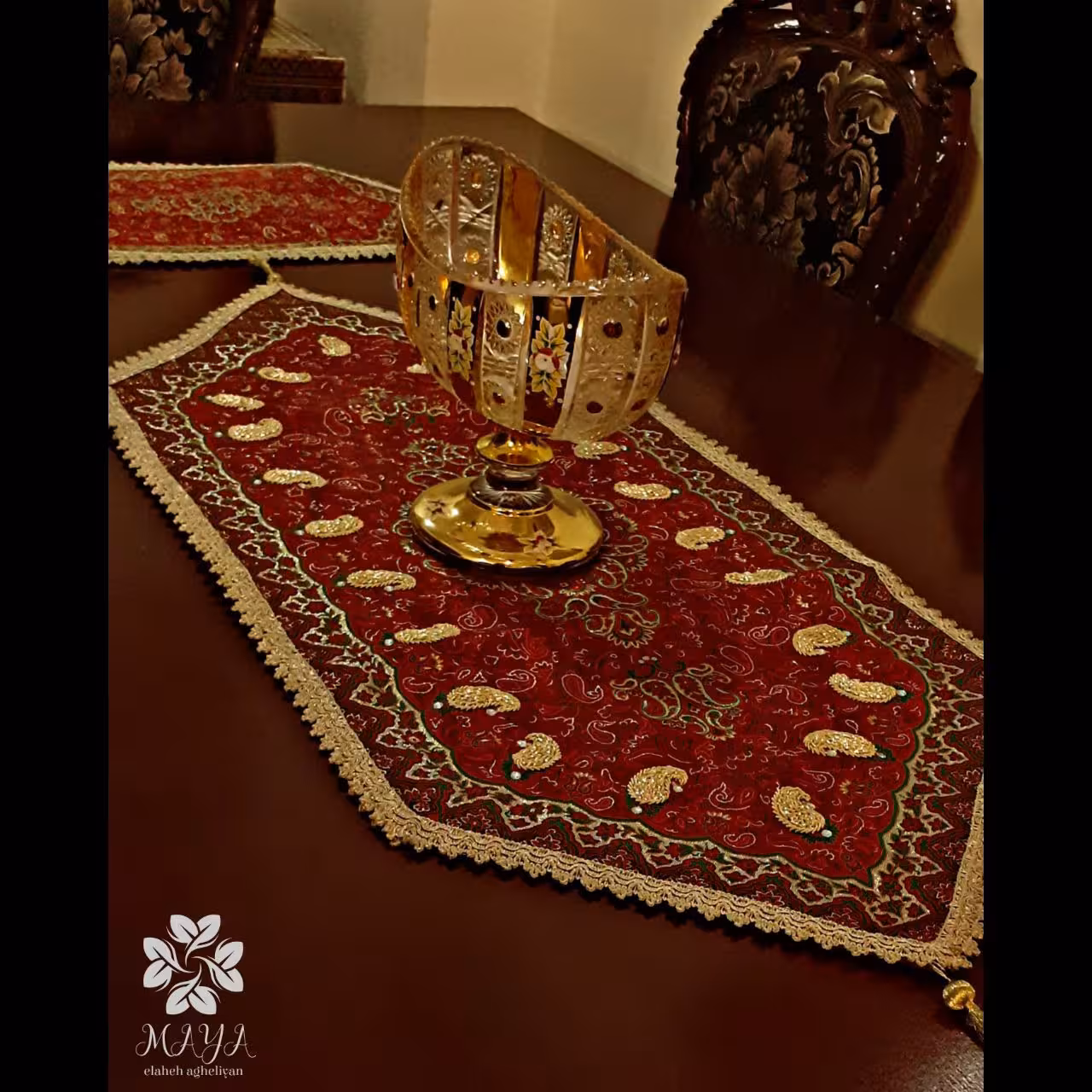 سه تیکه پذیرایی سرمه دوزی شده، مناسب جهزیه عروس، رنگ قرمز