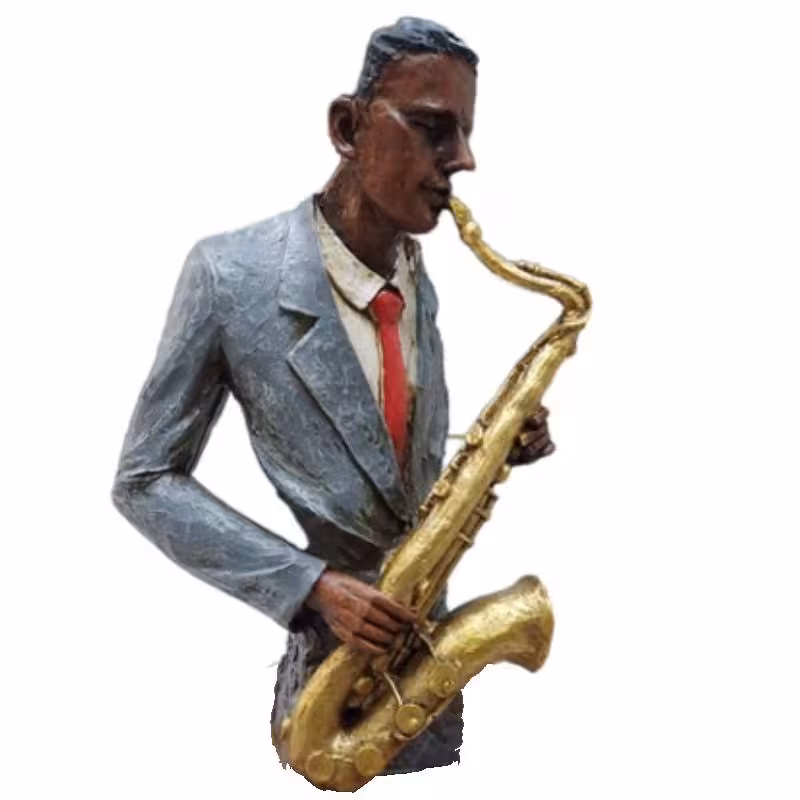 مجسمه موزیسین ساکسیفون زن