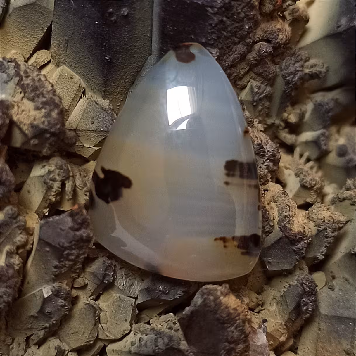 نگین سنگ عقیق سلیمانی خارجی با تراش فانتزی AG17