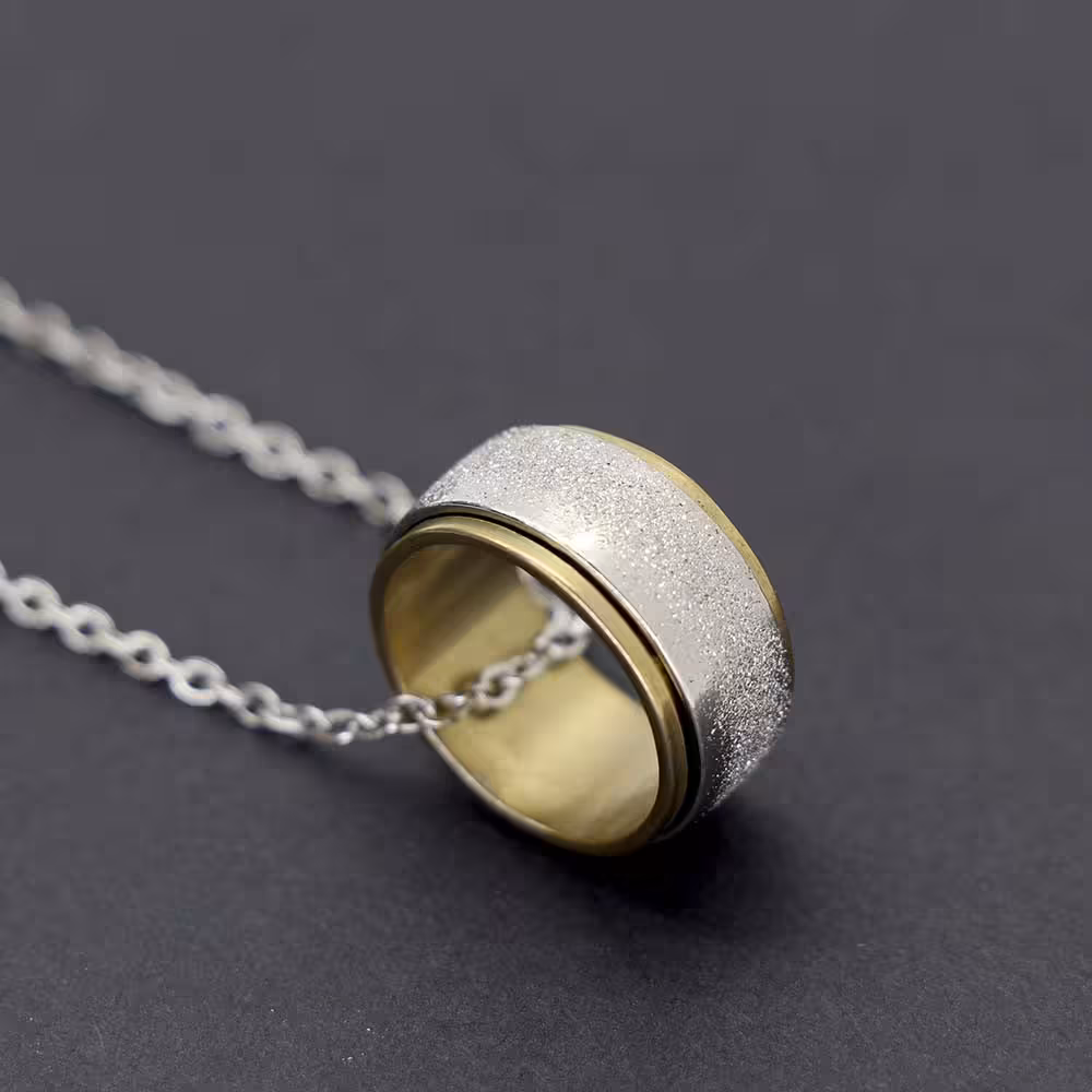 گردنبند اسپورت طرح حلقه استیل رنگ طلایی نقره ای مدل شنی

