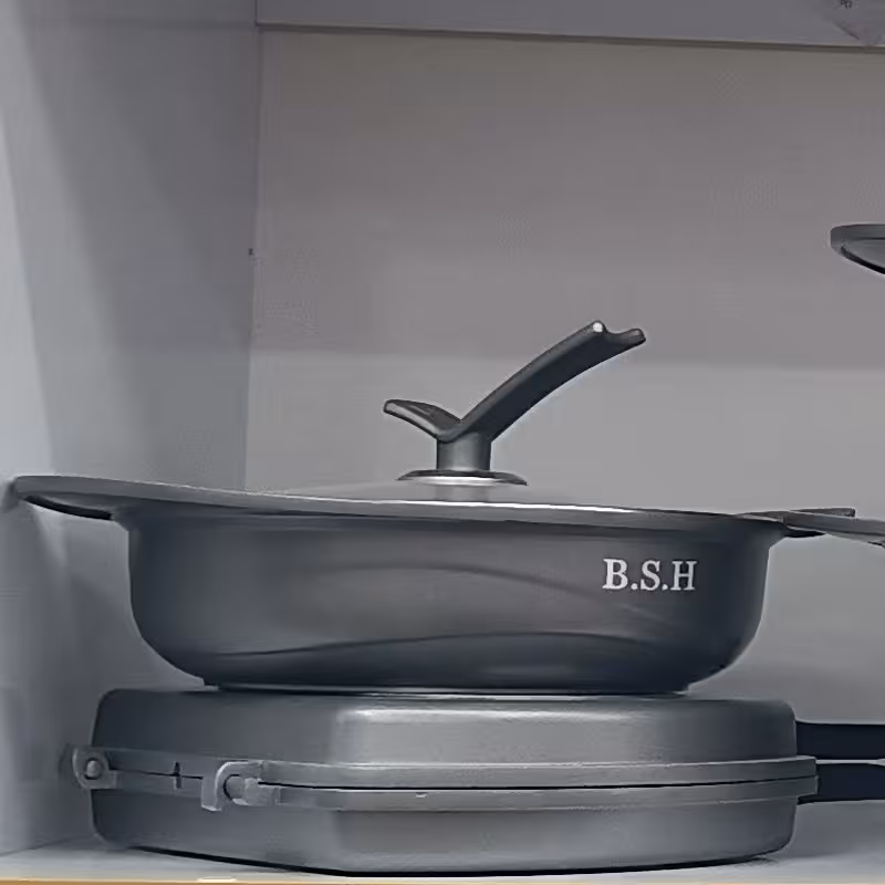 سرویس قابلمه و تابه چدن12پارچه مارک بی اس اچ(BSH) مدل BS780(رنگ طوسی)ارسال رایگان