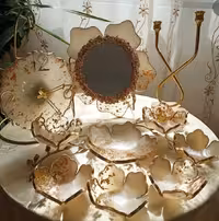 هفت سین رزینی پایه برنجی ب همراه ساعت