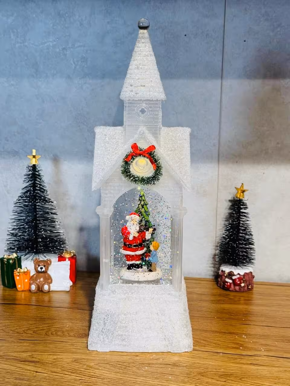 کلیسا تک برج بابانوئل کریسمس، مدل شیشه ای