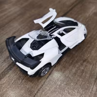 اسباب بازی ماشین فلزی چراغدار