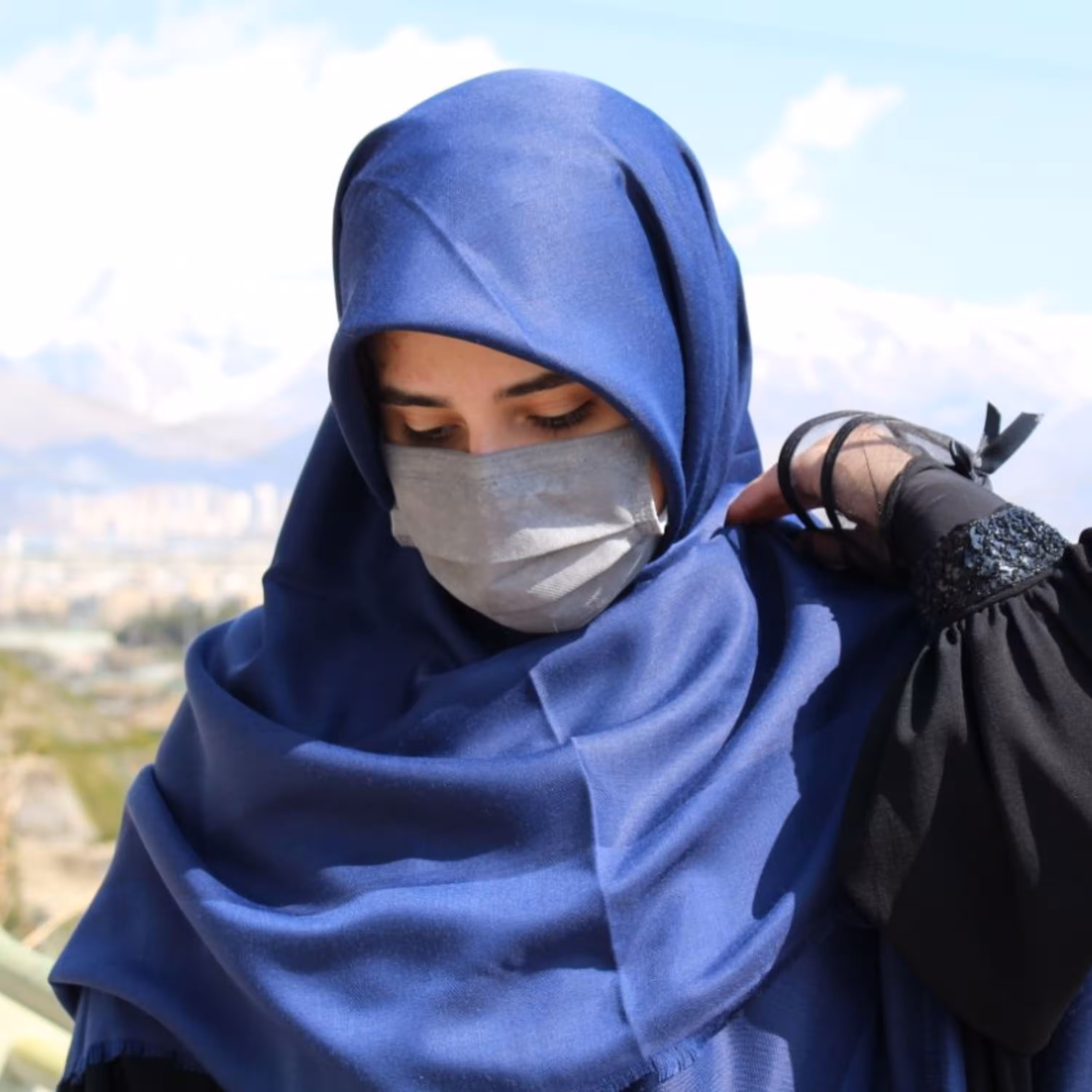 روسری نخی بهاره الیاف بامبو قواره 140 دور ریش در 4 رنگ جذاب و پرطرفدار B1