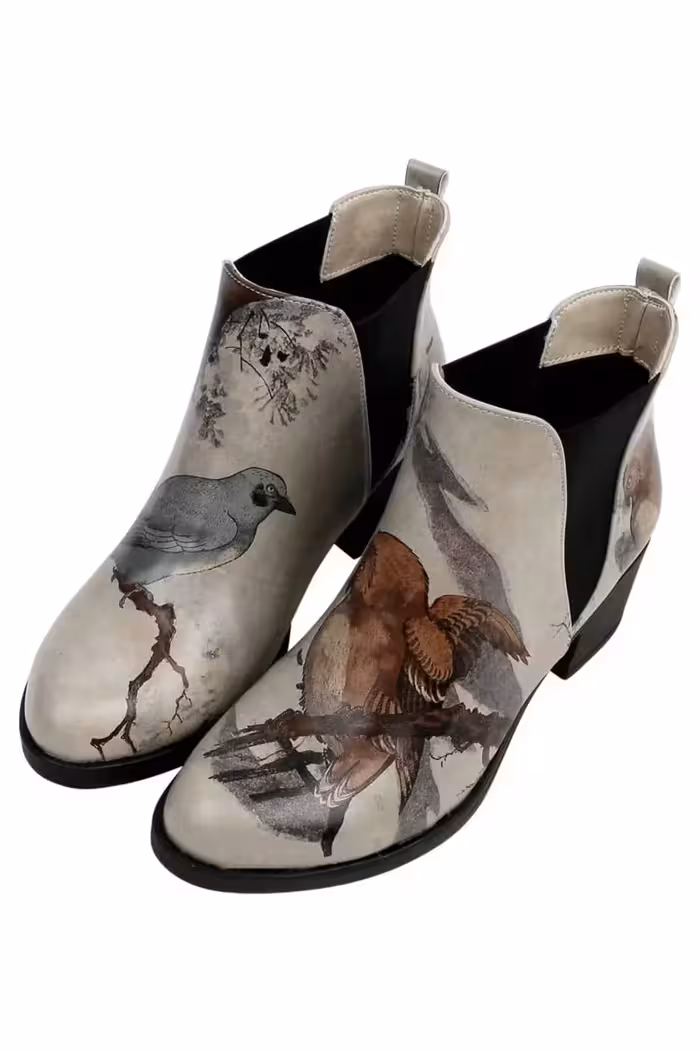 نیم‌ بوت زنانه چرم گیاهی با رنگ بژ طراحی «چت کردن بر روی یک شاخه» – 6686