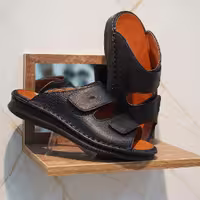 کفش صندل چرم مردانه کد SD006BK رنگ مشکی