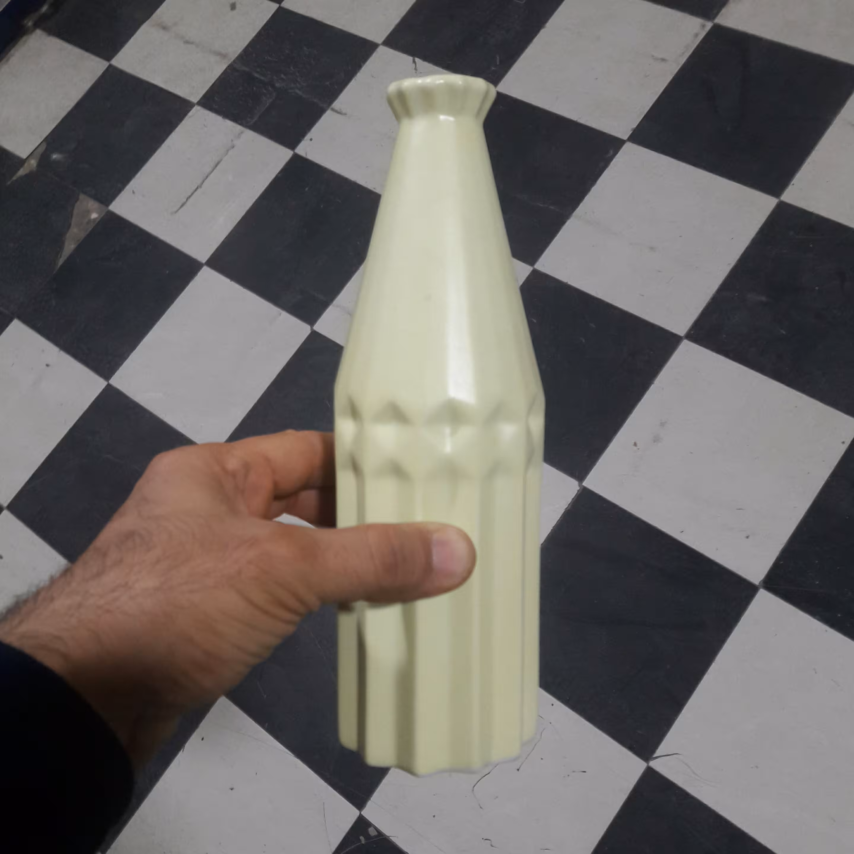 گلدان رو میزی سرامیکی شیک دطرح قلعه جهت استفاده روزمره در منزل و محل کار