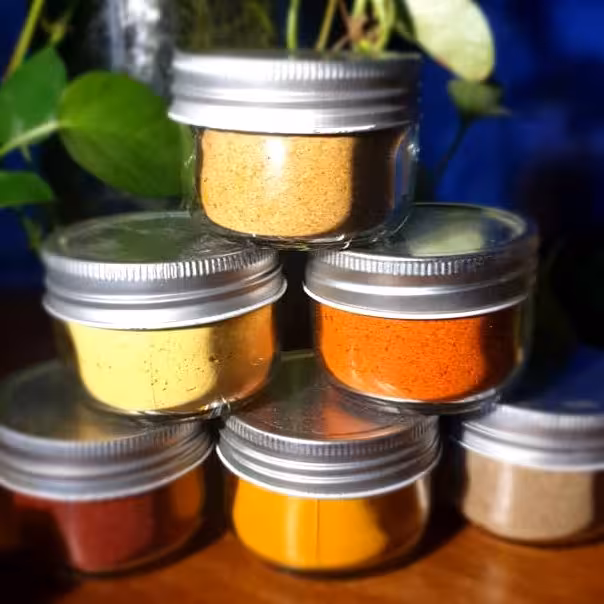 شیشه درب کانتینری سایز کوچک مناسب برای انواع ادویه خشکبار دمنوش ها