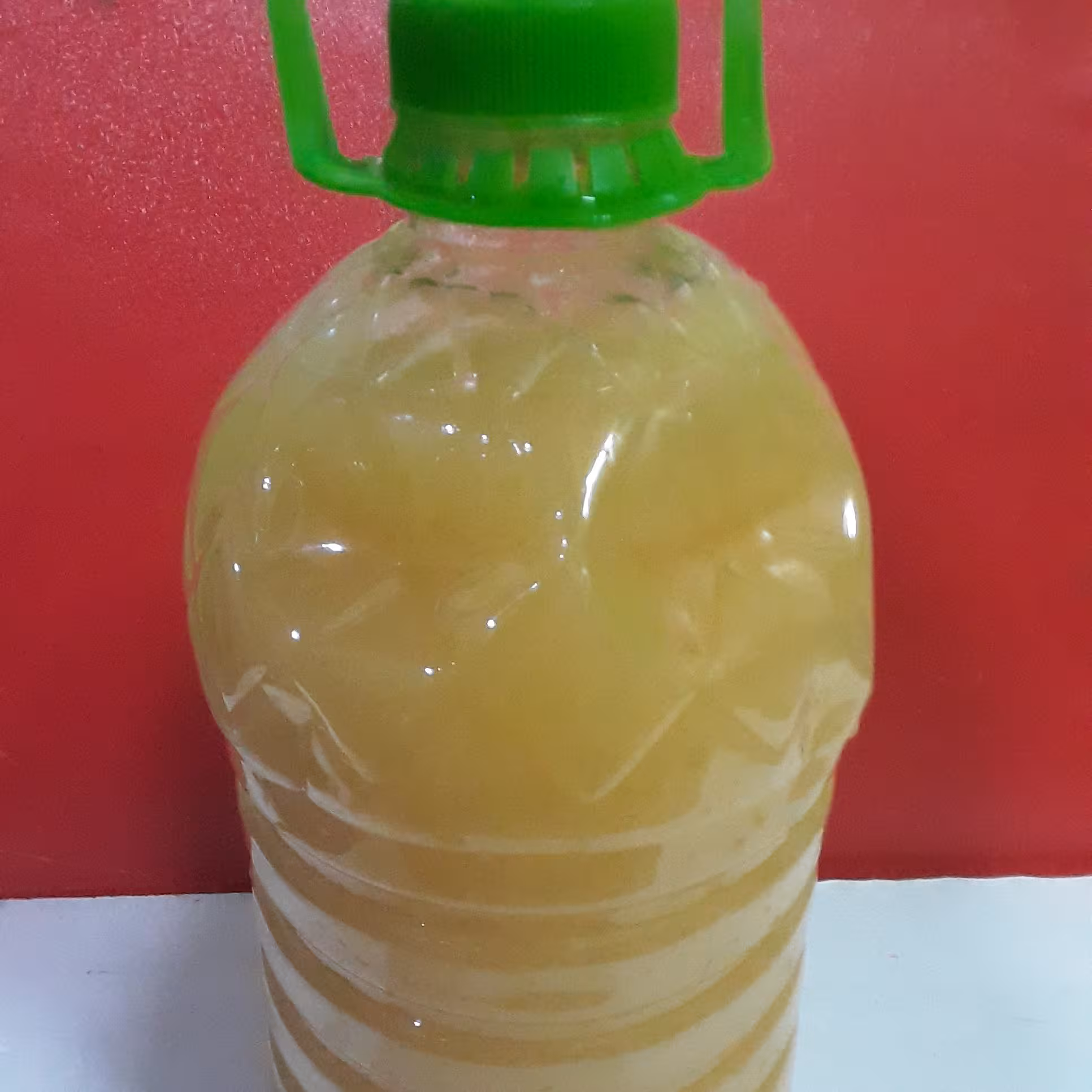 سرکه سیب خالص محلی 3ساله ازبهترین سیبهای منطقه گندمان چهارمحال وبختیاری(3700گرمی)