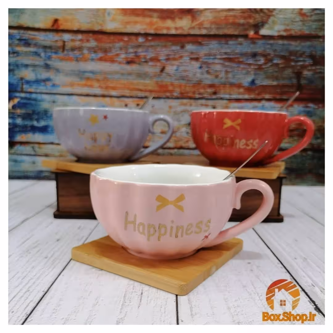 کاپ مخصوص لاته به همراه یک قاشق و زیره چوبی