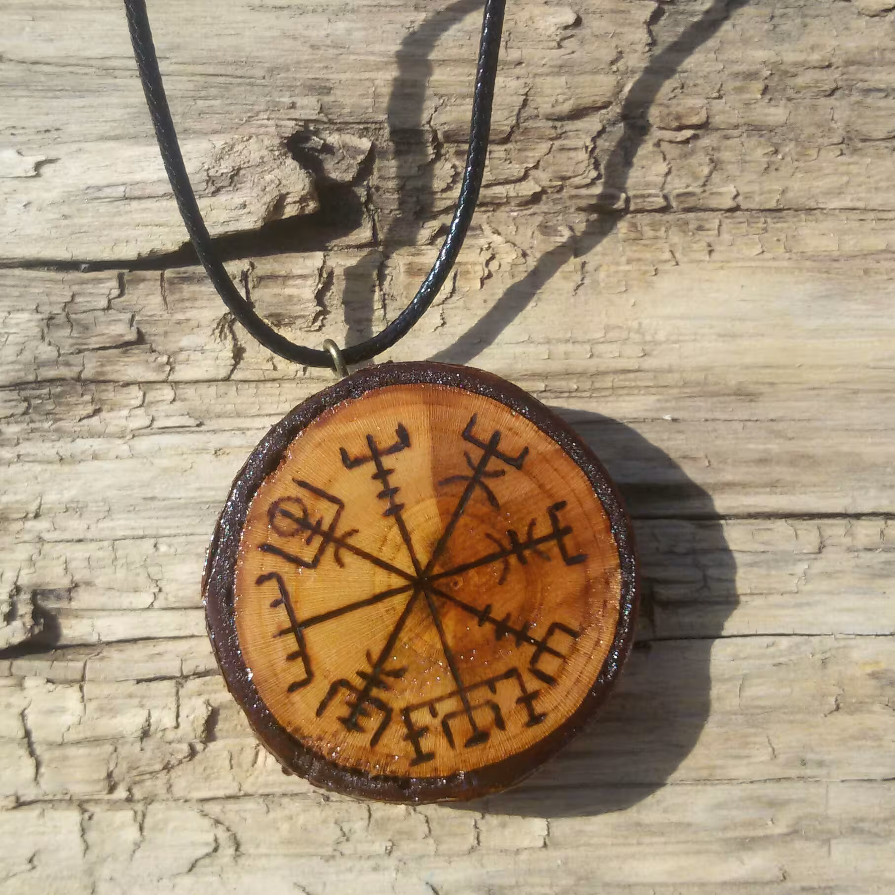 گردنبند قطب نمای وایکینگی