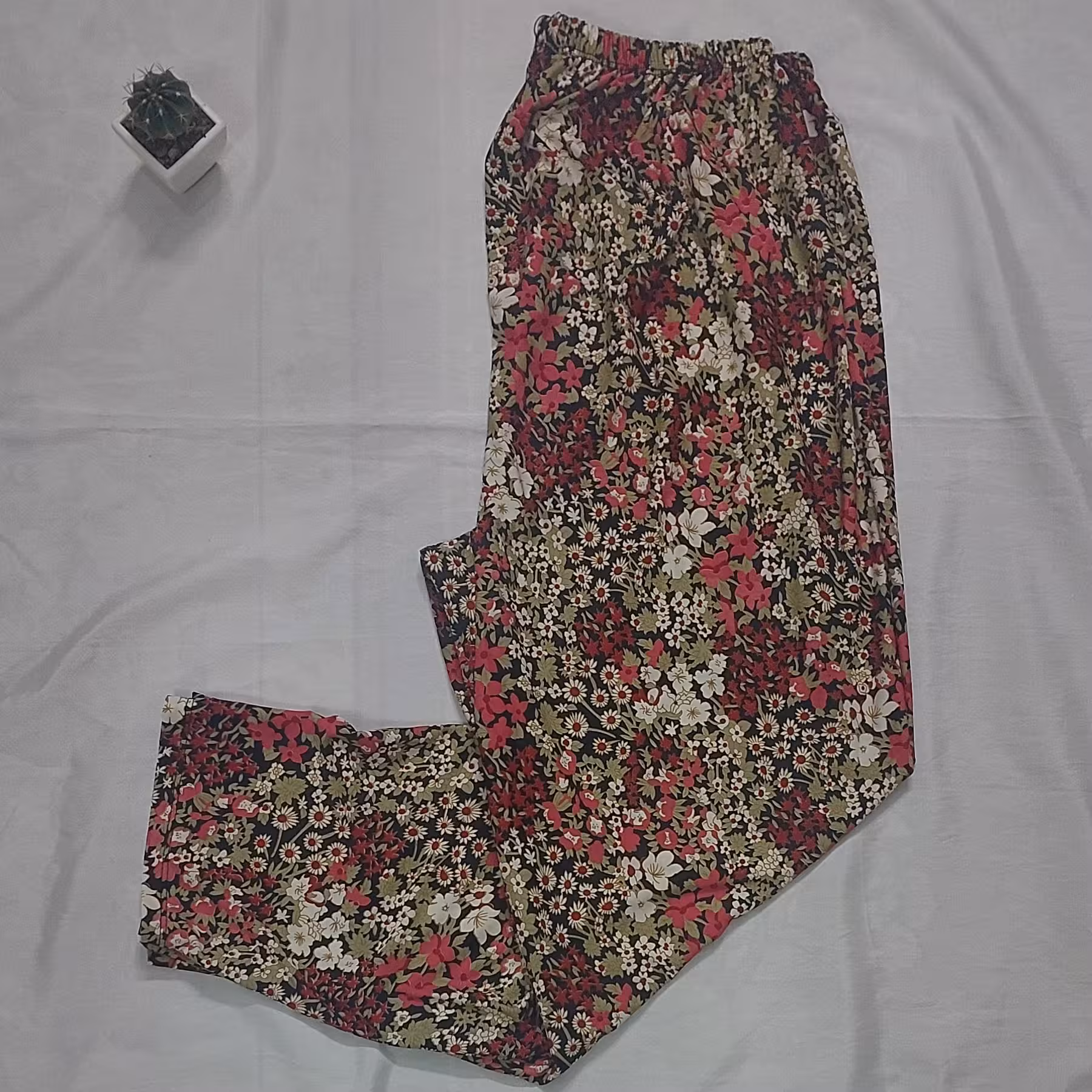 شلوار گیاهی گلدار
